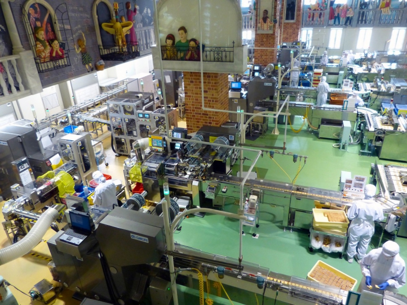 chocolaterie-LA BRIGUE-min_japan_sapporo_chocolate_factory_label_packaging_cookie_machine_operators-961509